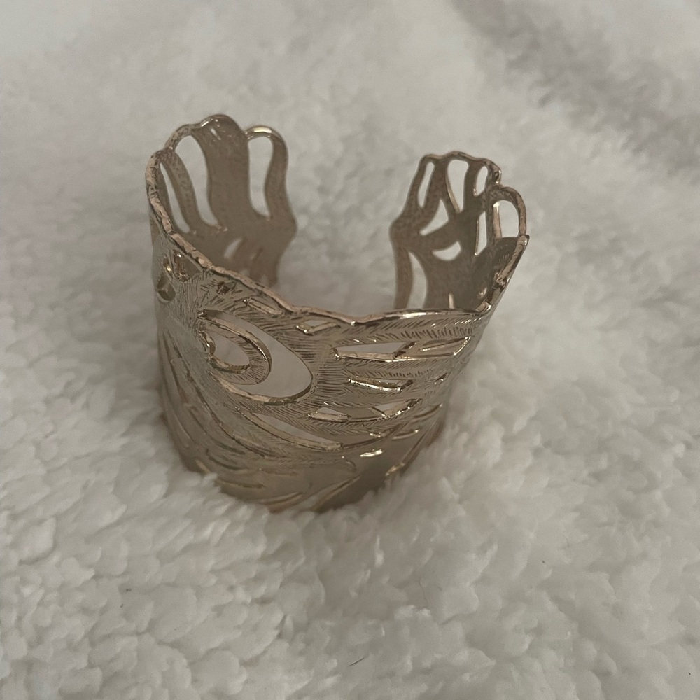 Kendra Scott cuff bracelet